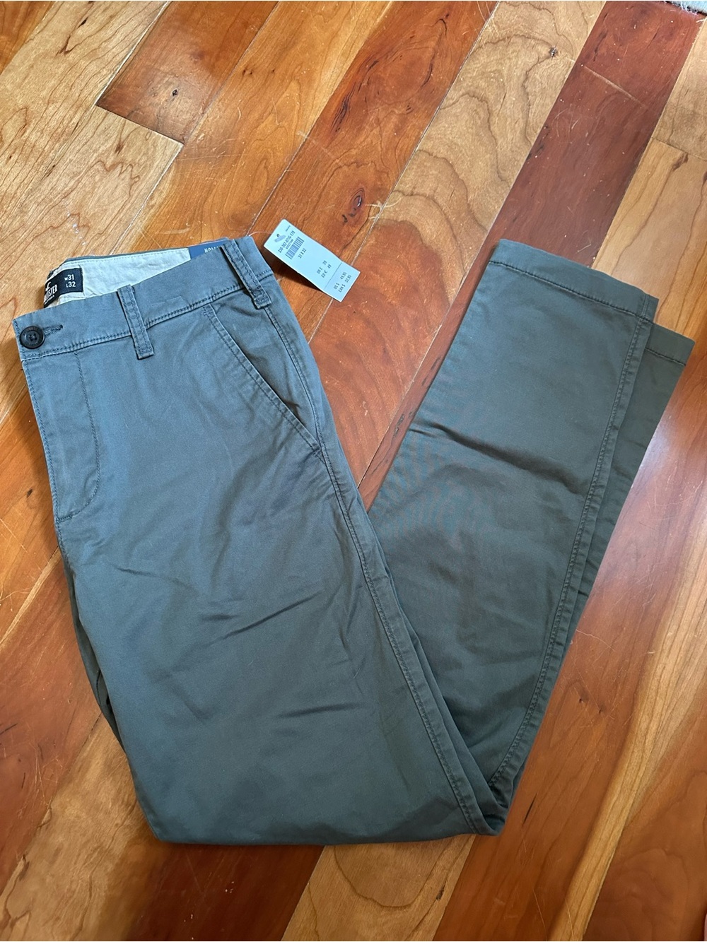 Hollister Men's Olive Chino Pants